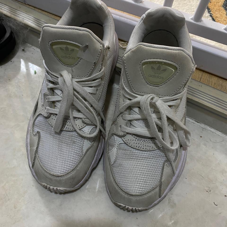 아디다스팔콘220