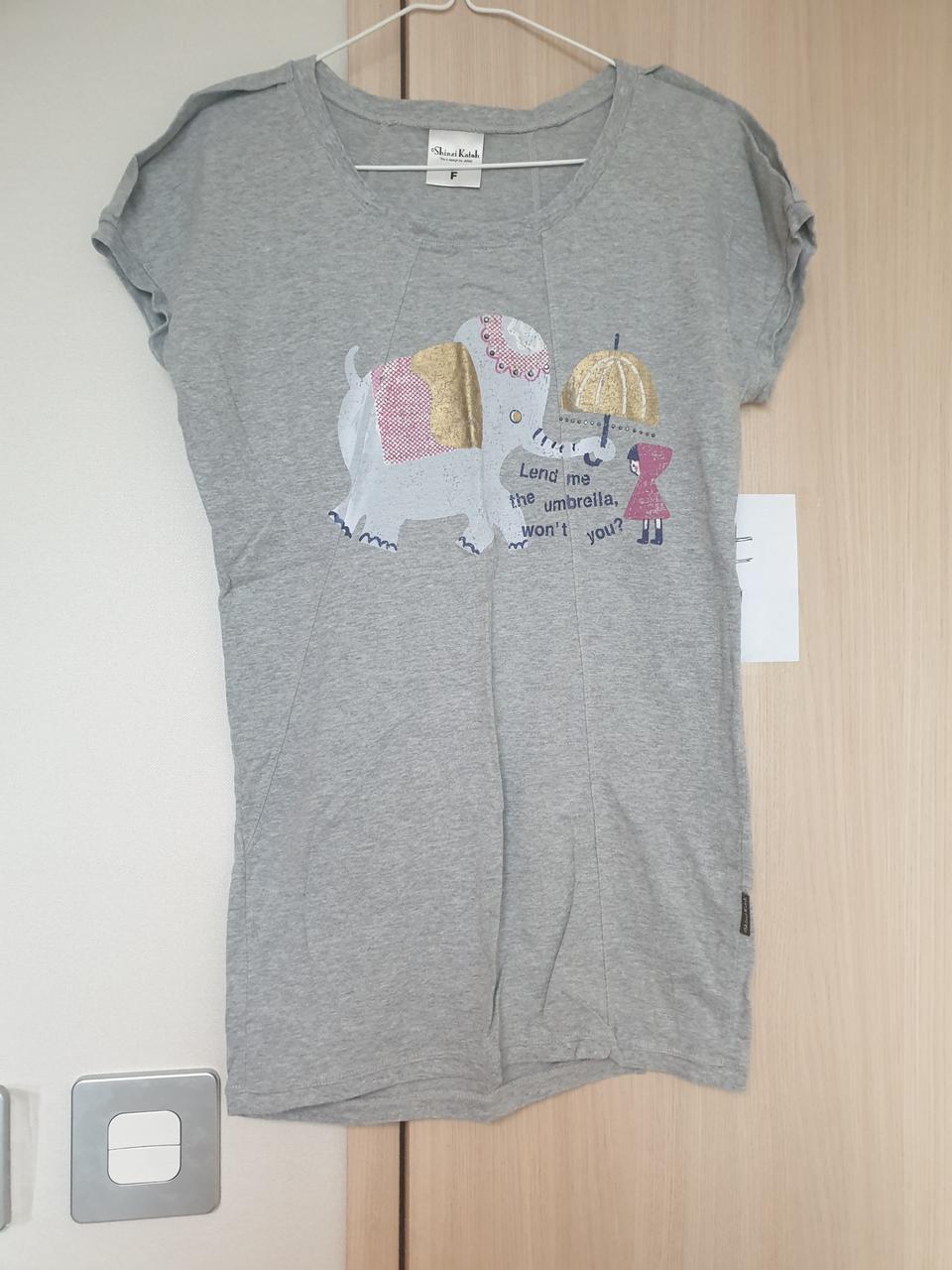 백화점에서 산 신지카토티셔츠 프리