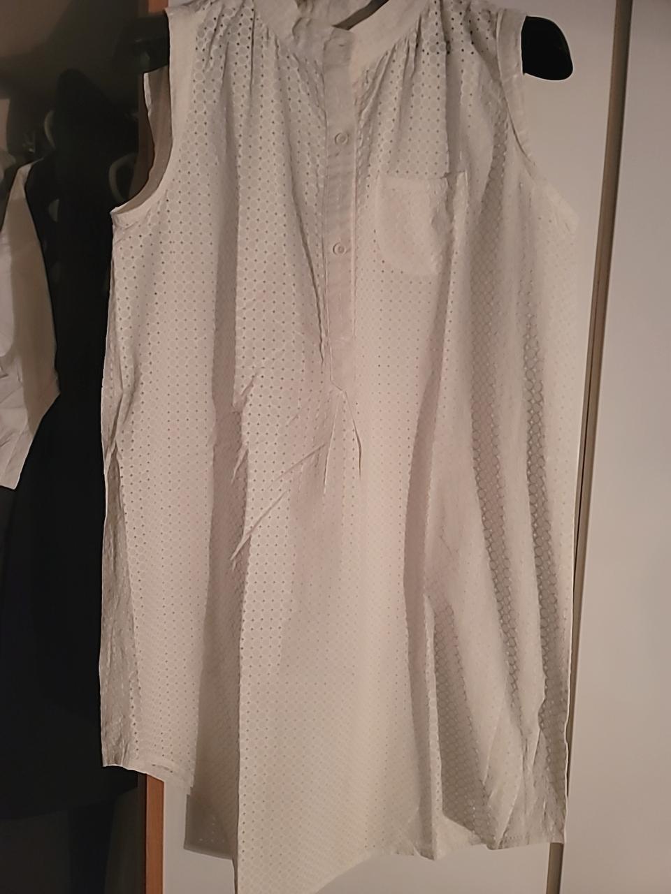 펀칭 민소매 롱 남방 화이트.