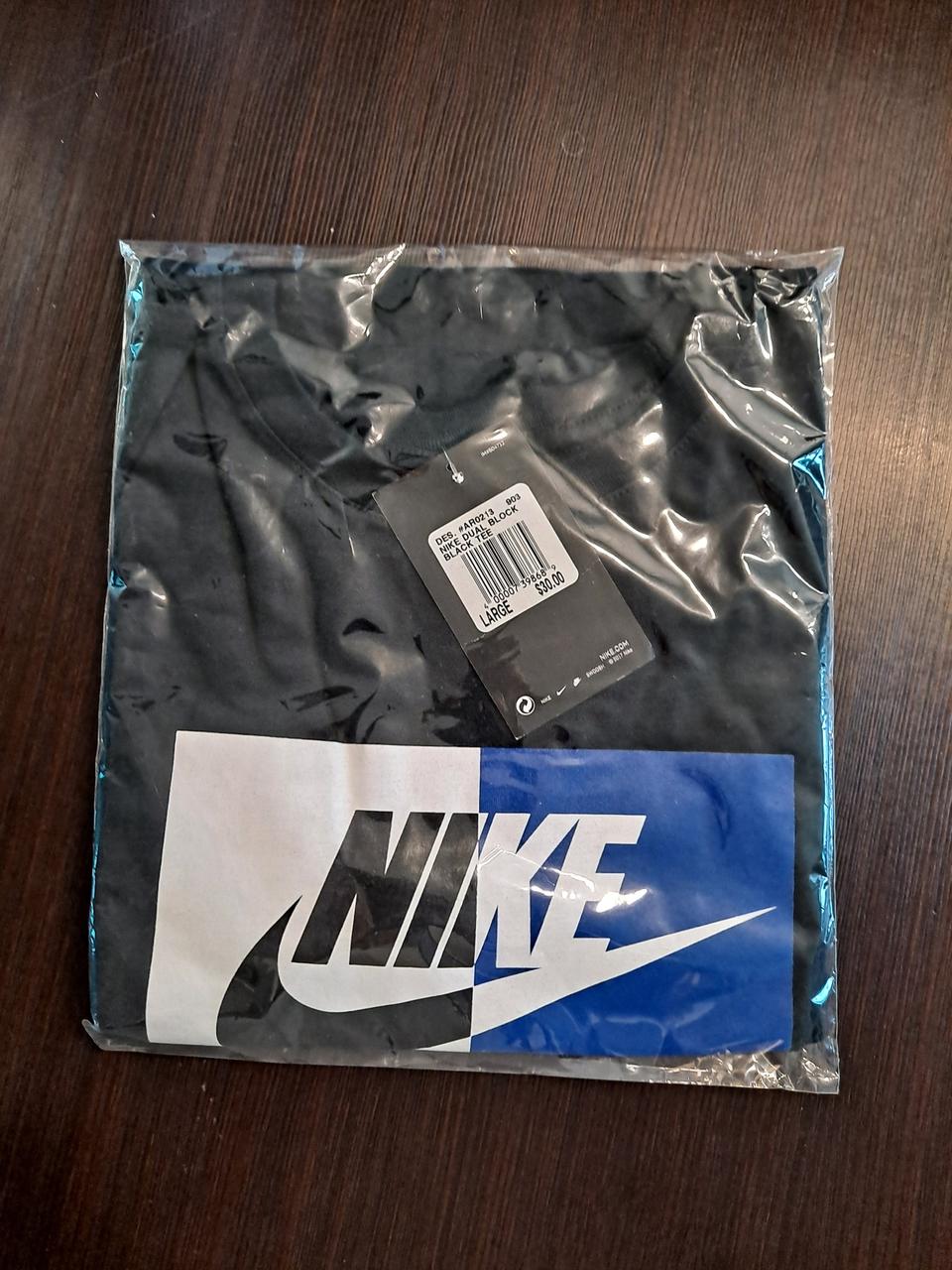 나이키 반팔티 사이즈 L 새상품 무료배송(반값택배)