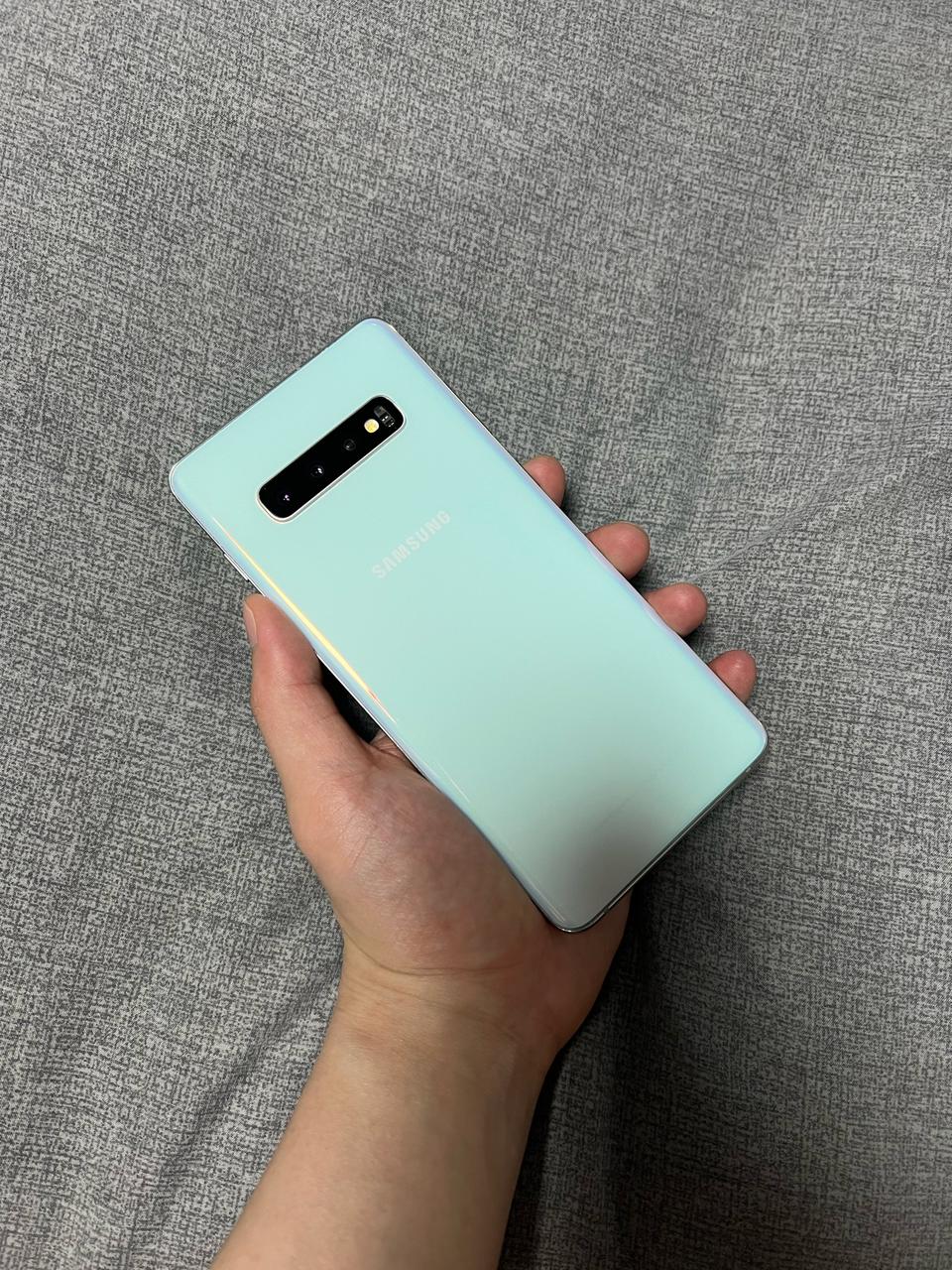 갤럭시S10플러스 128 화이트 팝니다! )70555