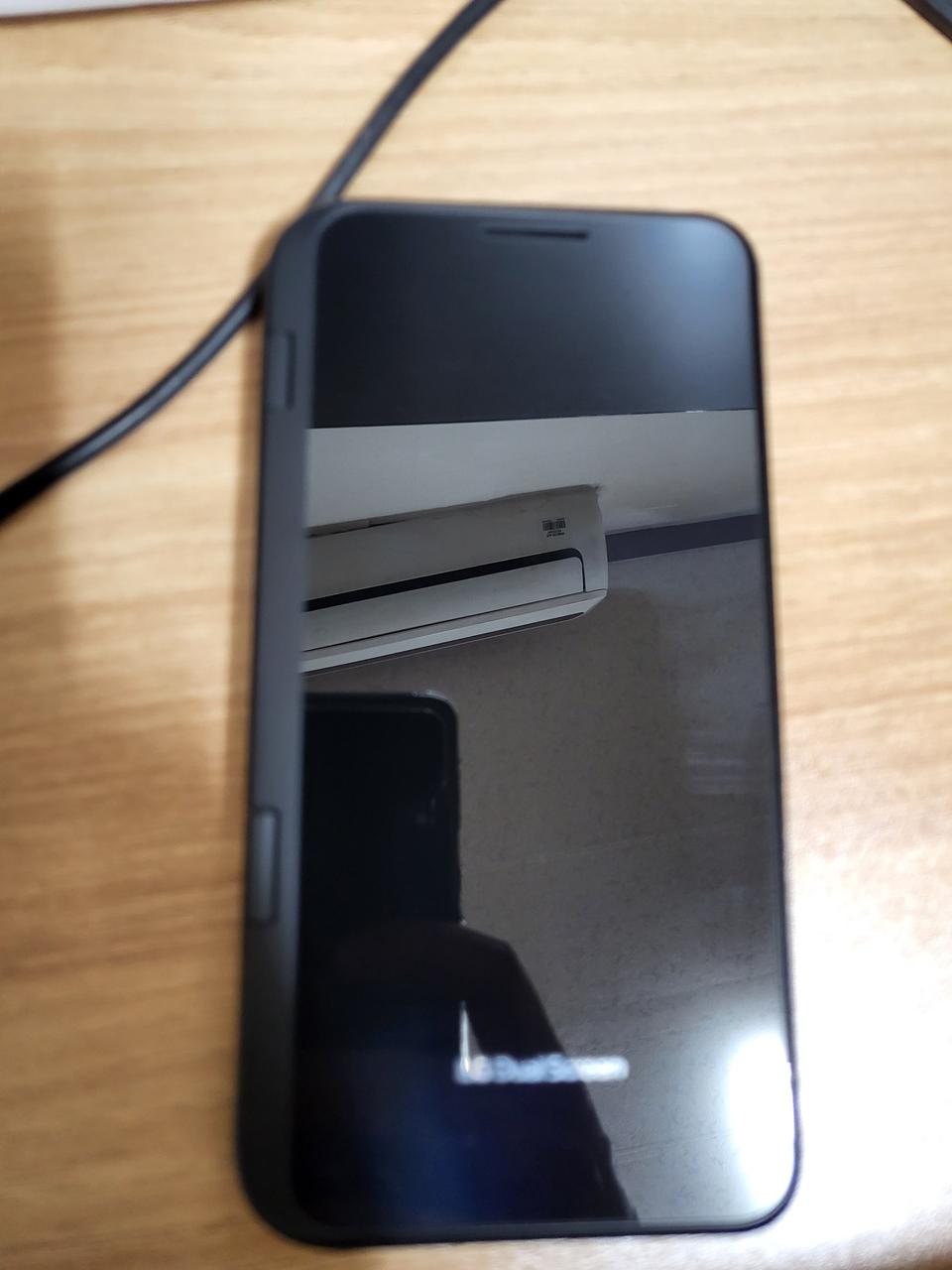 v50 듀얼스크린 팝니다! 상태좋음