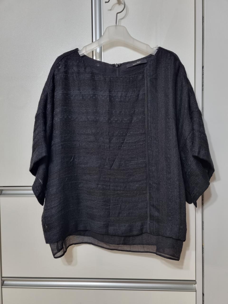 Izzat  baba 오버핏블라우스( 55사이즈 )  미사용