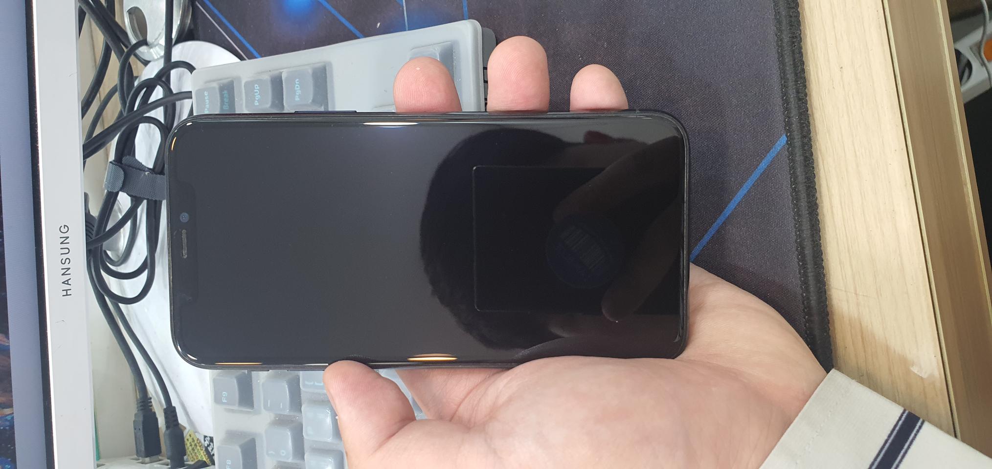 아이폰11프로 64기가 A급 팔아요 충전기도 드려요 