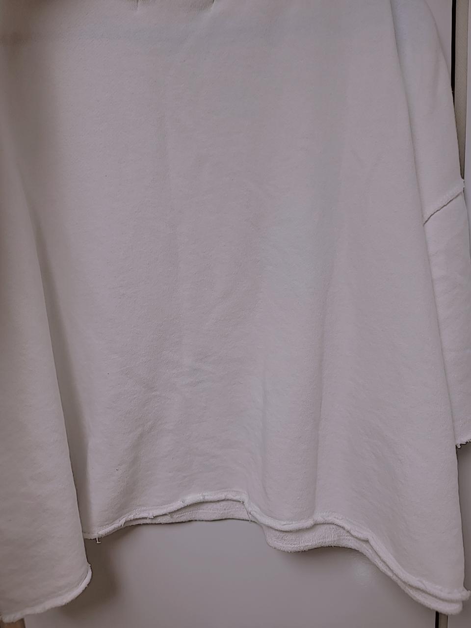 세미크롭 브이넥 어깨캡소매