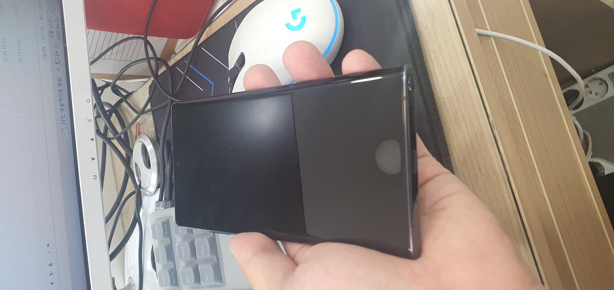 노트10플러스 팔아요 충전기도 드려요 