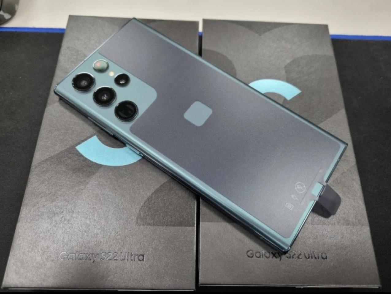 갤럭시 S22 울트라 256 미개봉 자급제 22년 5월 제조