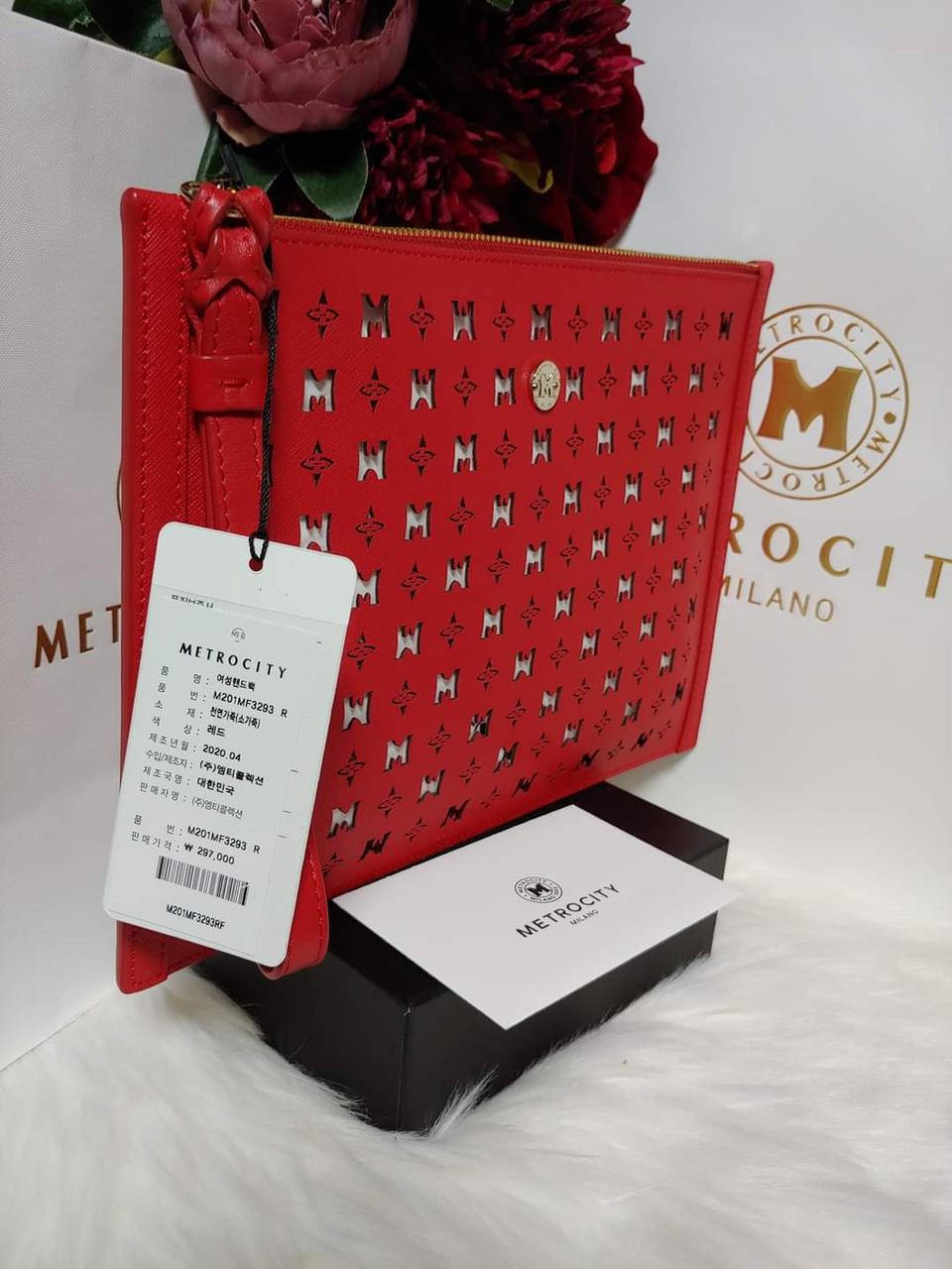 메트로시티 여성의 명품 클러치백 거의 미사용 선물로 가능합니다
