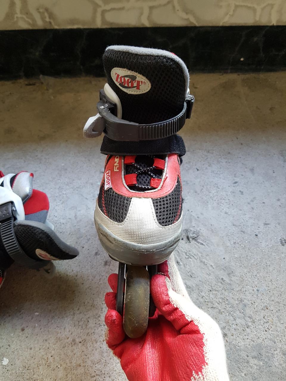 안녕하세요. 인라인 스케이트 210~230팝니다.