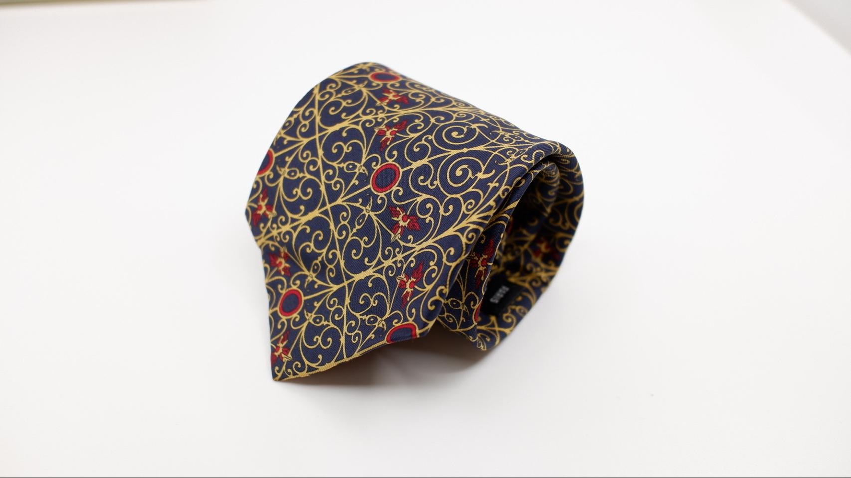 디올 넥타이
