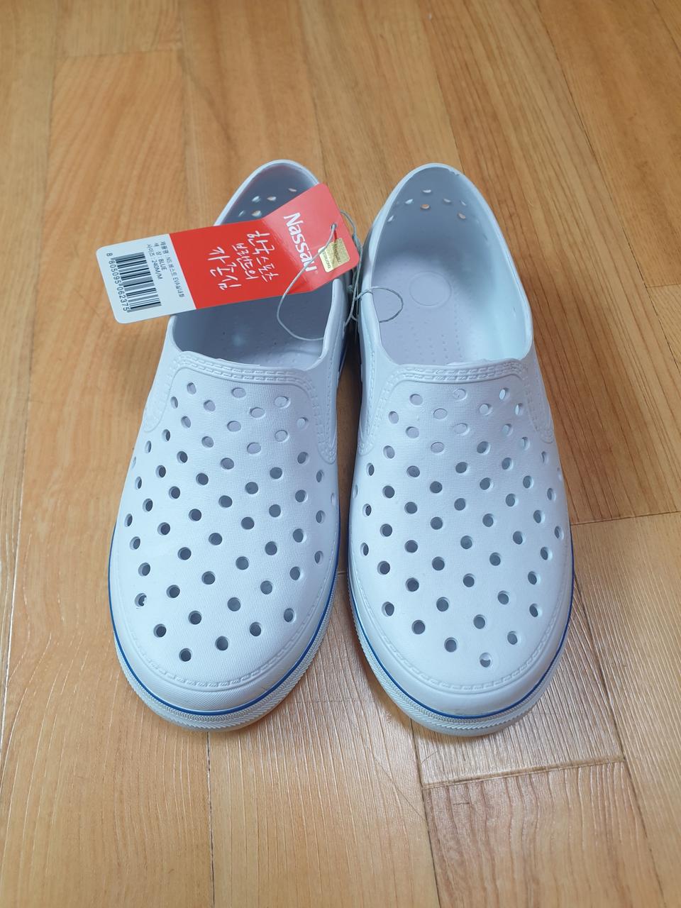 실내화 240, 230, 250  새거 팝니다.