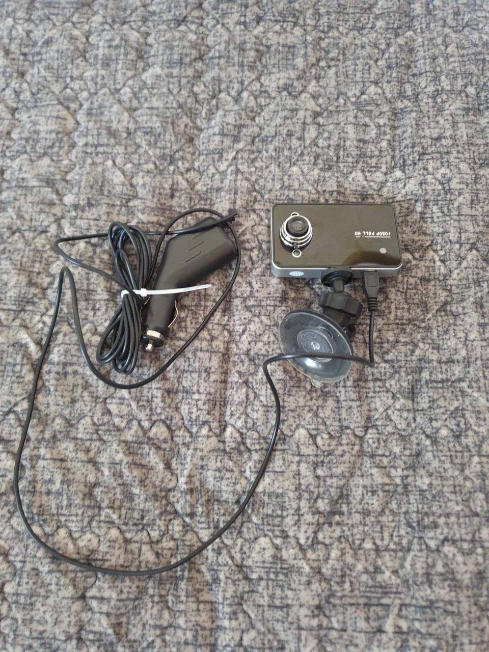 블랙박스 저렴하게 하나 구입하세요. 8기가 포함