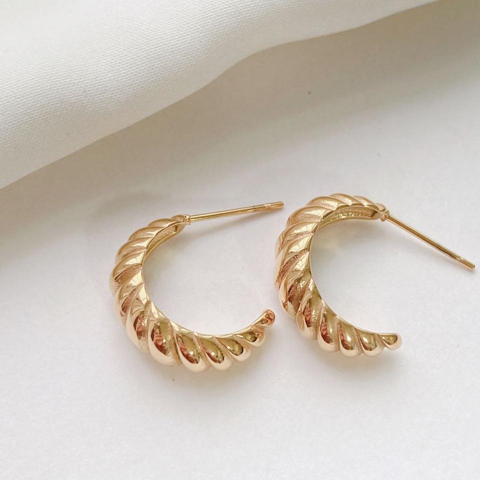 써지컬스틸 볼드 골드 귀걸이