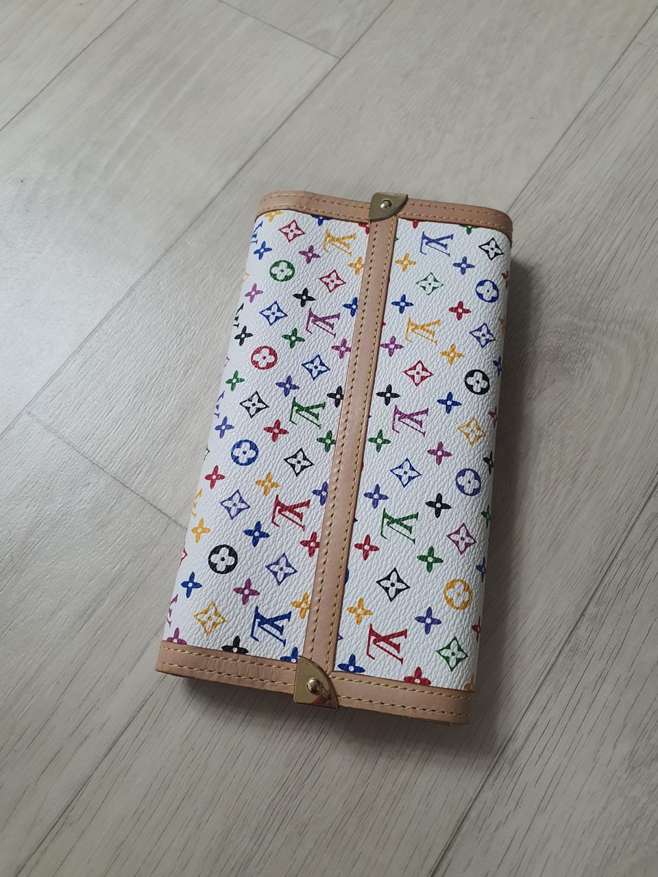 루이비통 멀티장지갑  정품