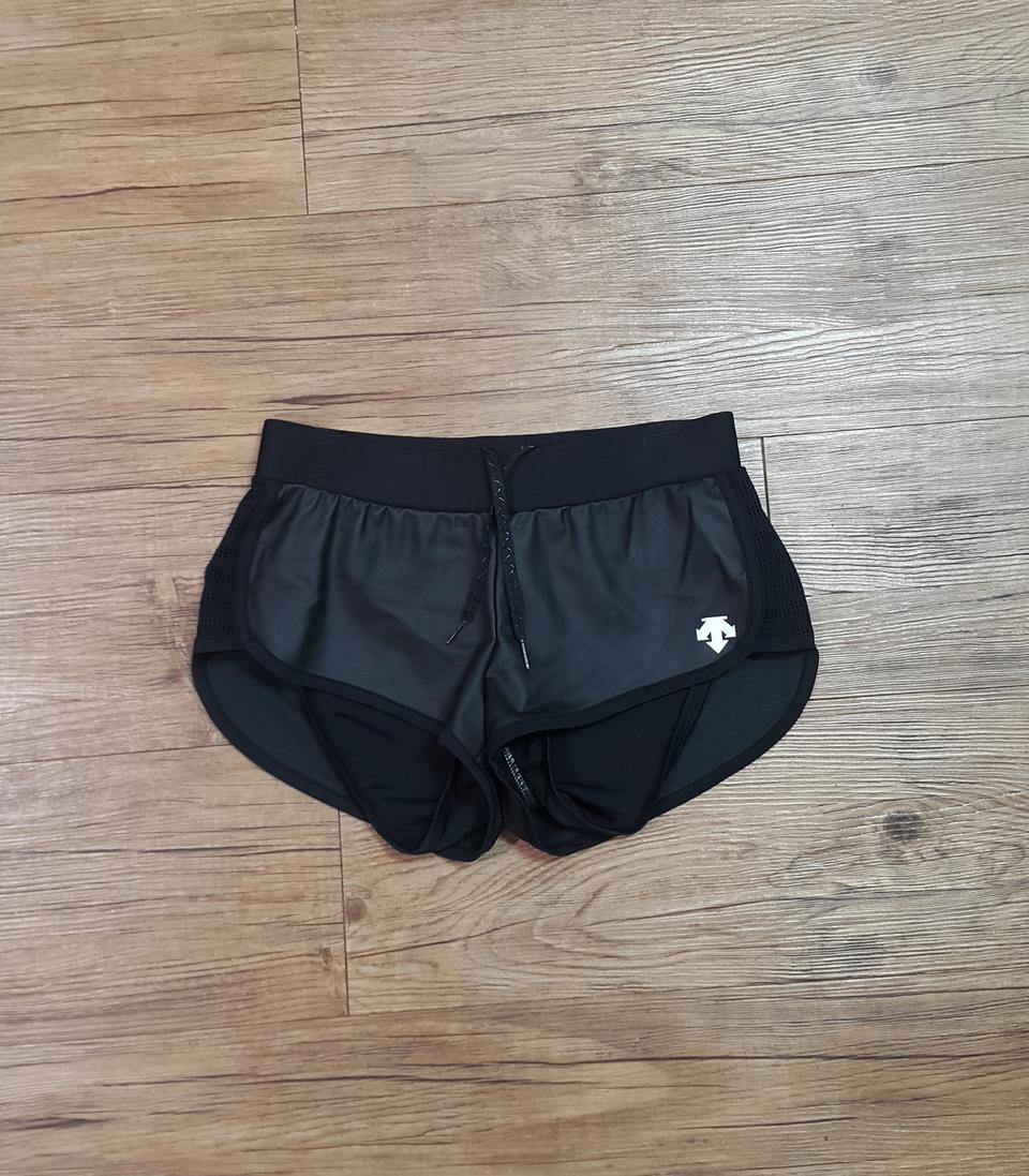 데상트 반바지 75,M사이즈 (27~29)