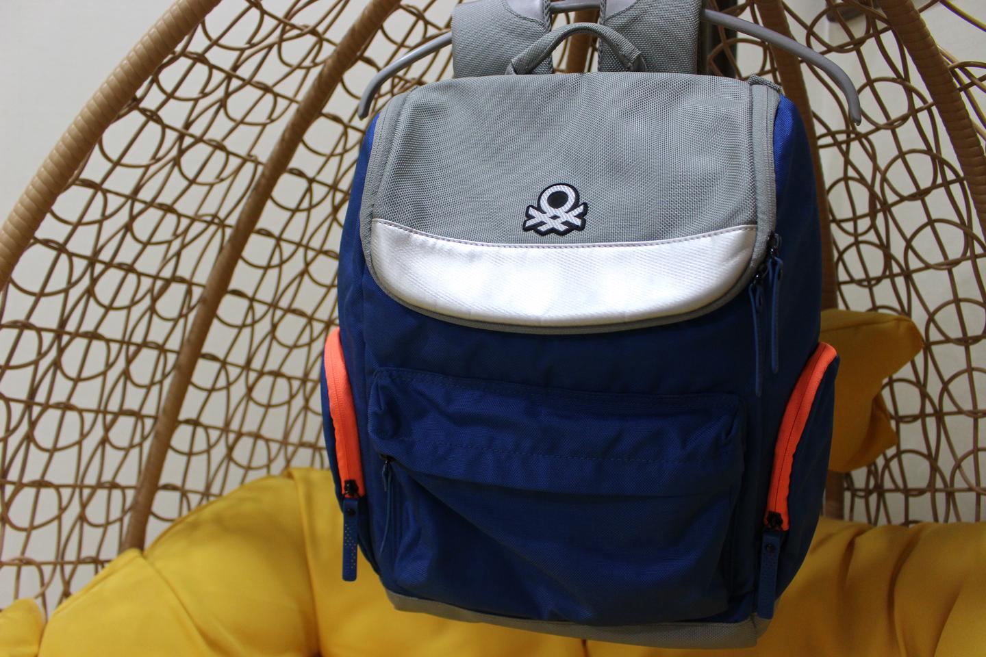 베네통 책가방입니다.