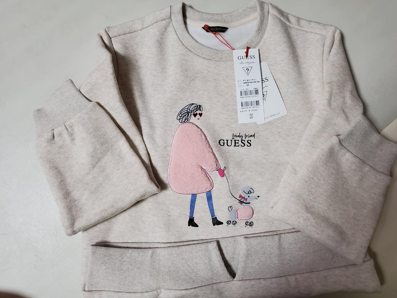 게스키즈 윈터 일러스트 티입니다.