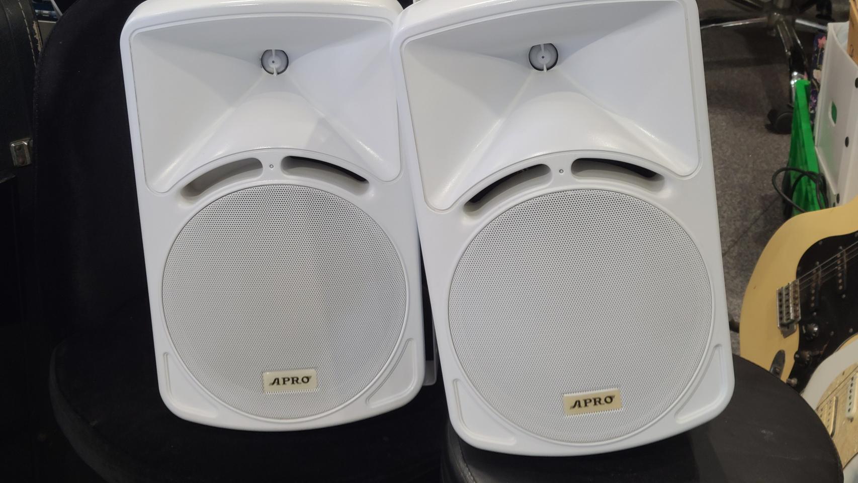 APRO모니터. 스피커1조 브랏켓포함 