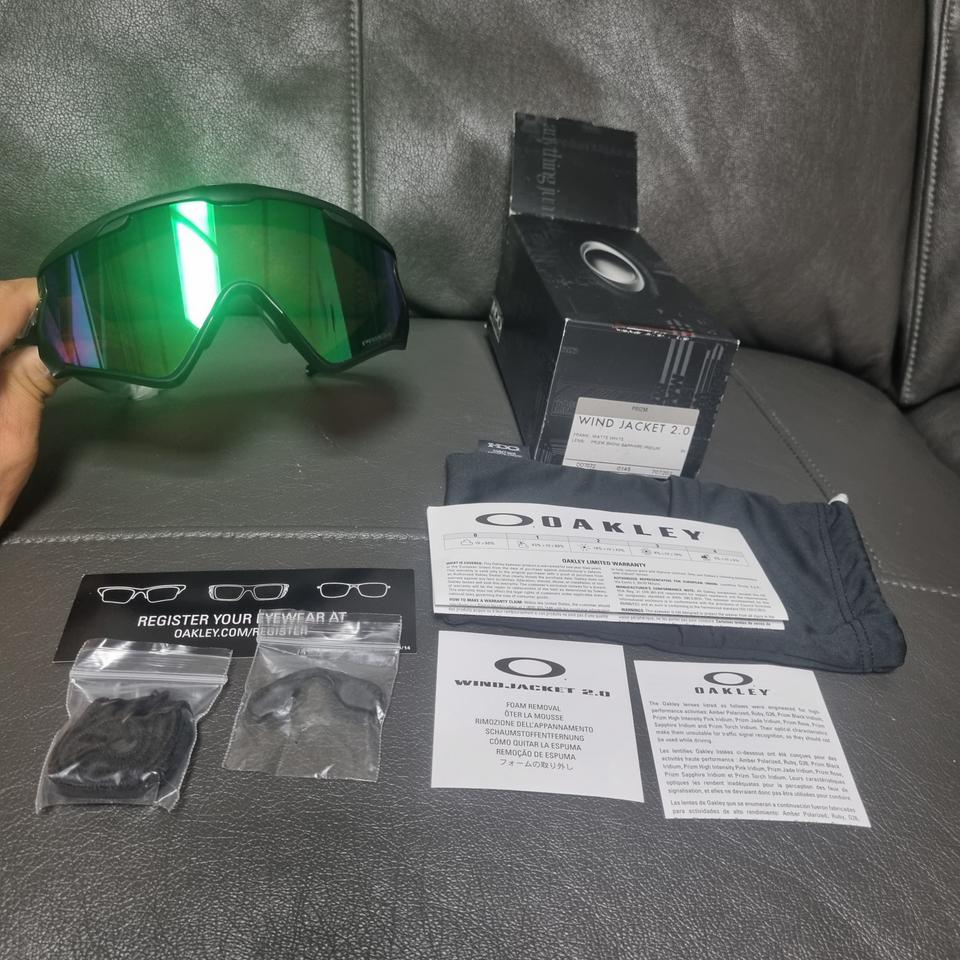 오클리 윈드자켓 2.0 스노우 제이드이리듐 팝니다