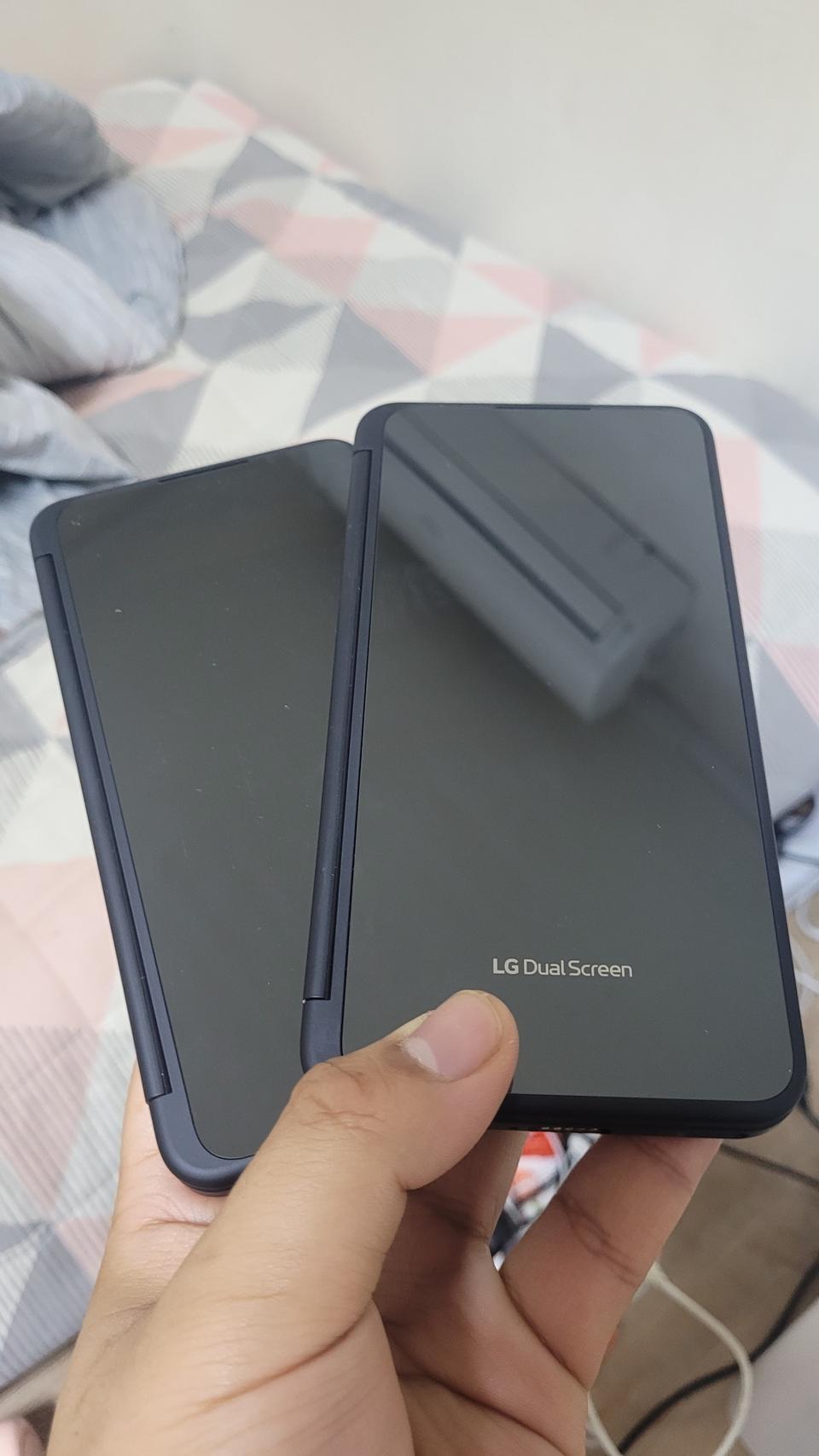 LG V50S 듀얼스크린