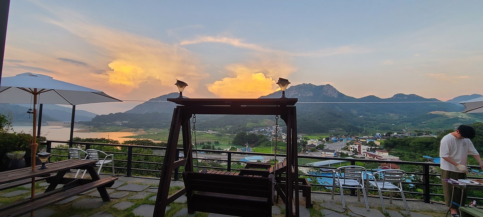 합천호 전경 소형 카라반 캠핑장