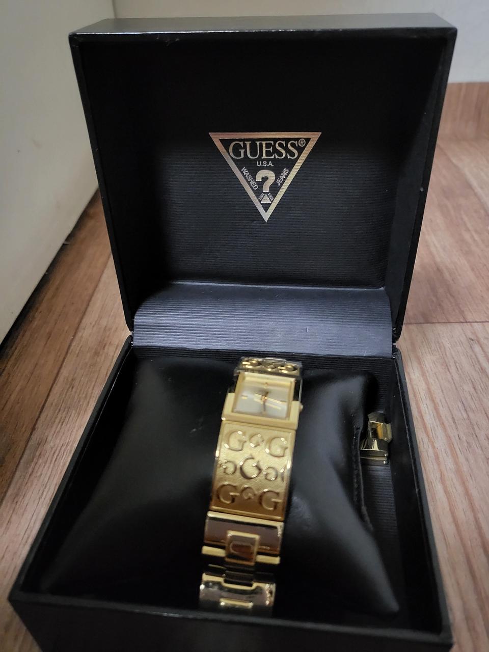 게스 여성용시계