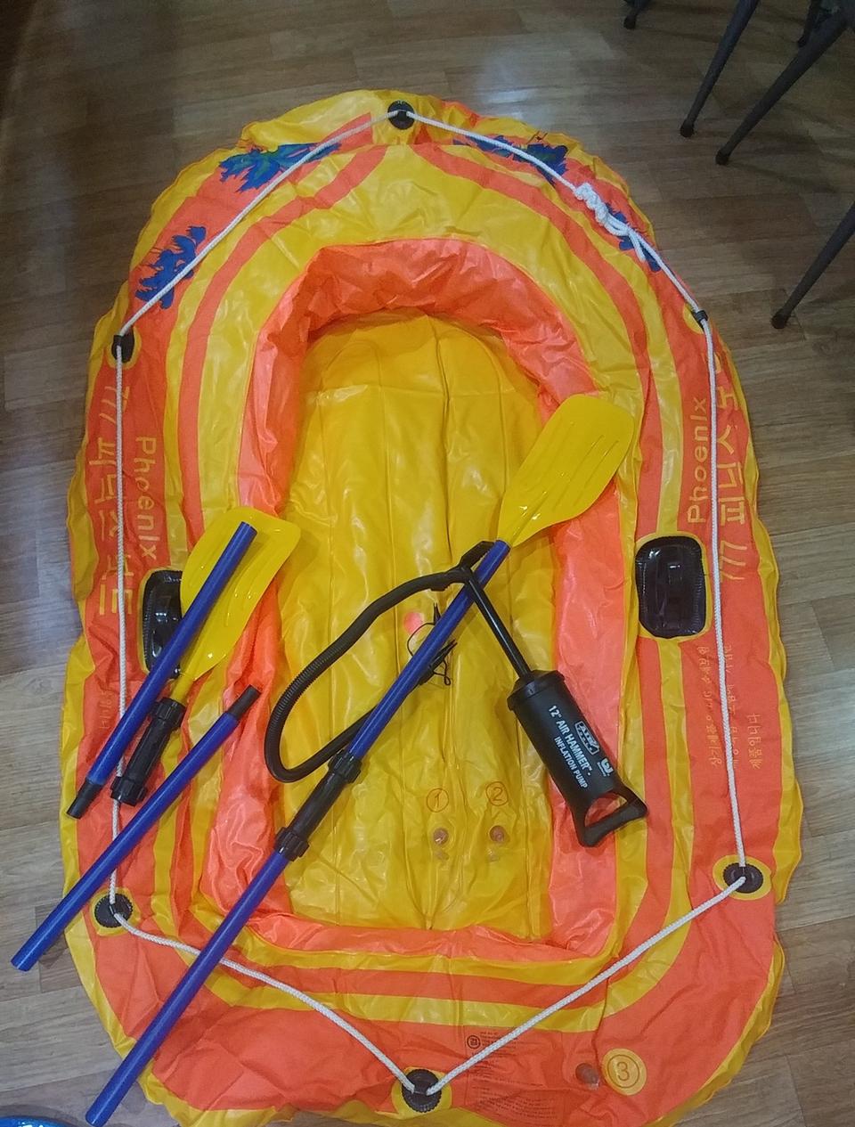 물놀이 튜브, 보트, 풀장