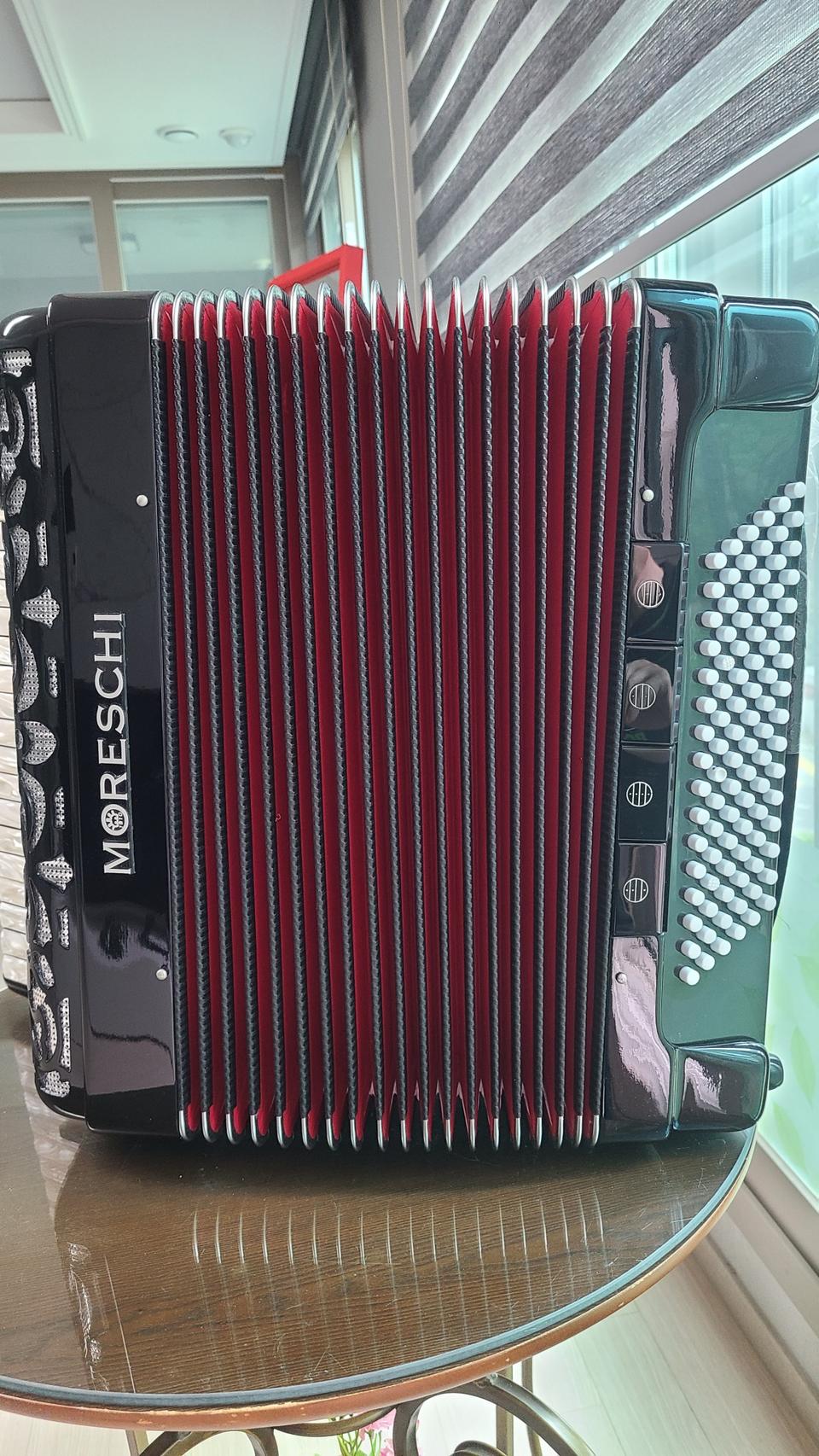 아코디언 ㅡ모래스키96베이스37건반