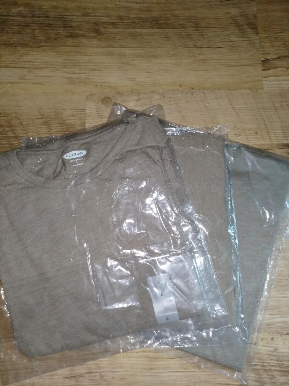 라운드넥 티셔츠 3벌