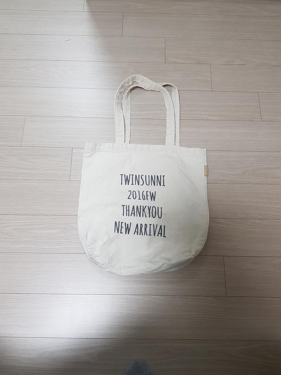 에코백 1900원에 네고없이 급처합니다~