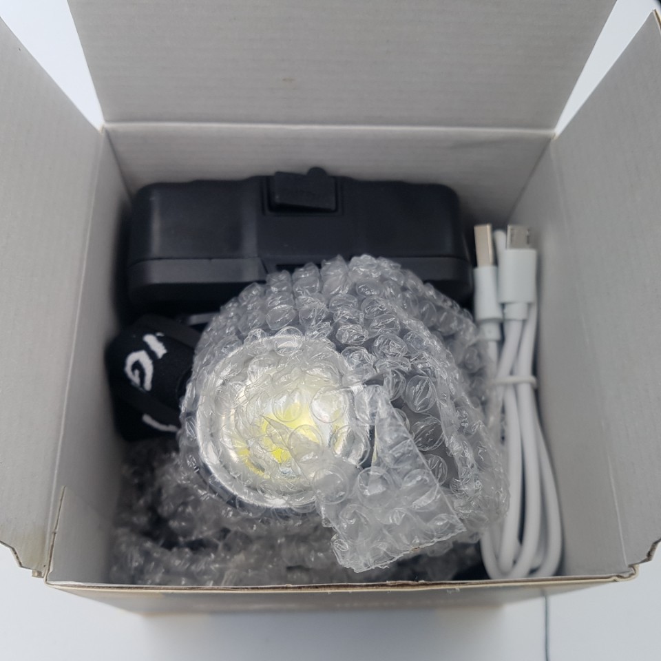 헤드랜턴 XHP-70.2 해루질 캠핑 차밖