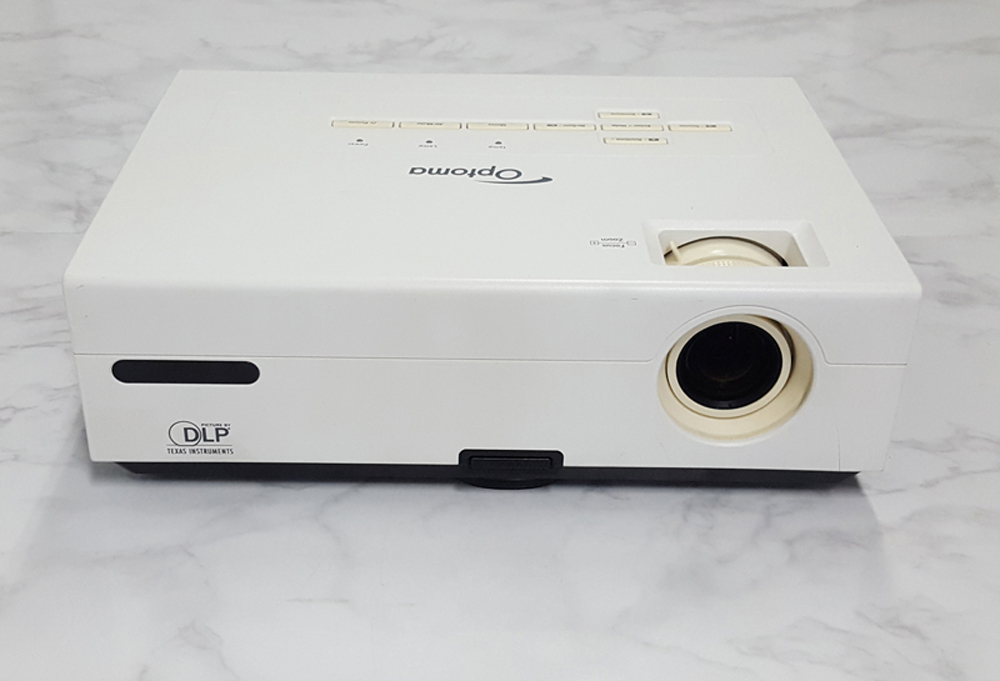 옵토마 3000안시  소형빔프로젝터  팝니다