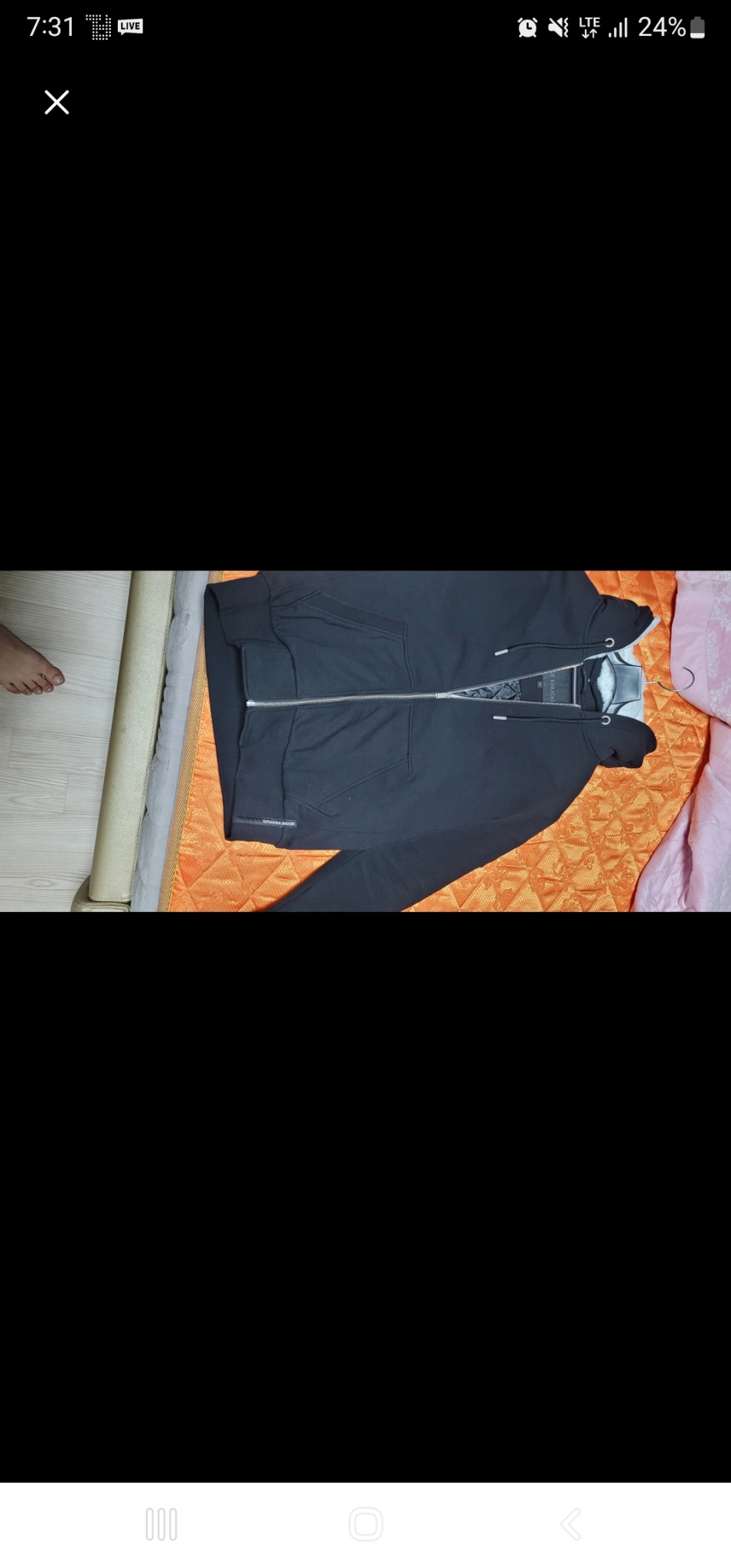 무스너클바니스웨터