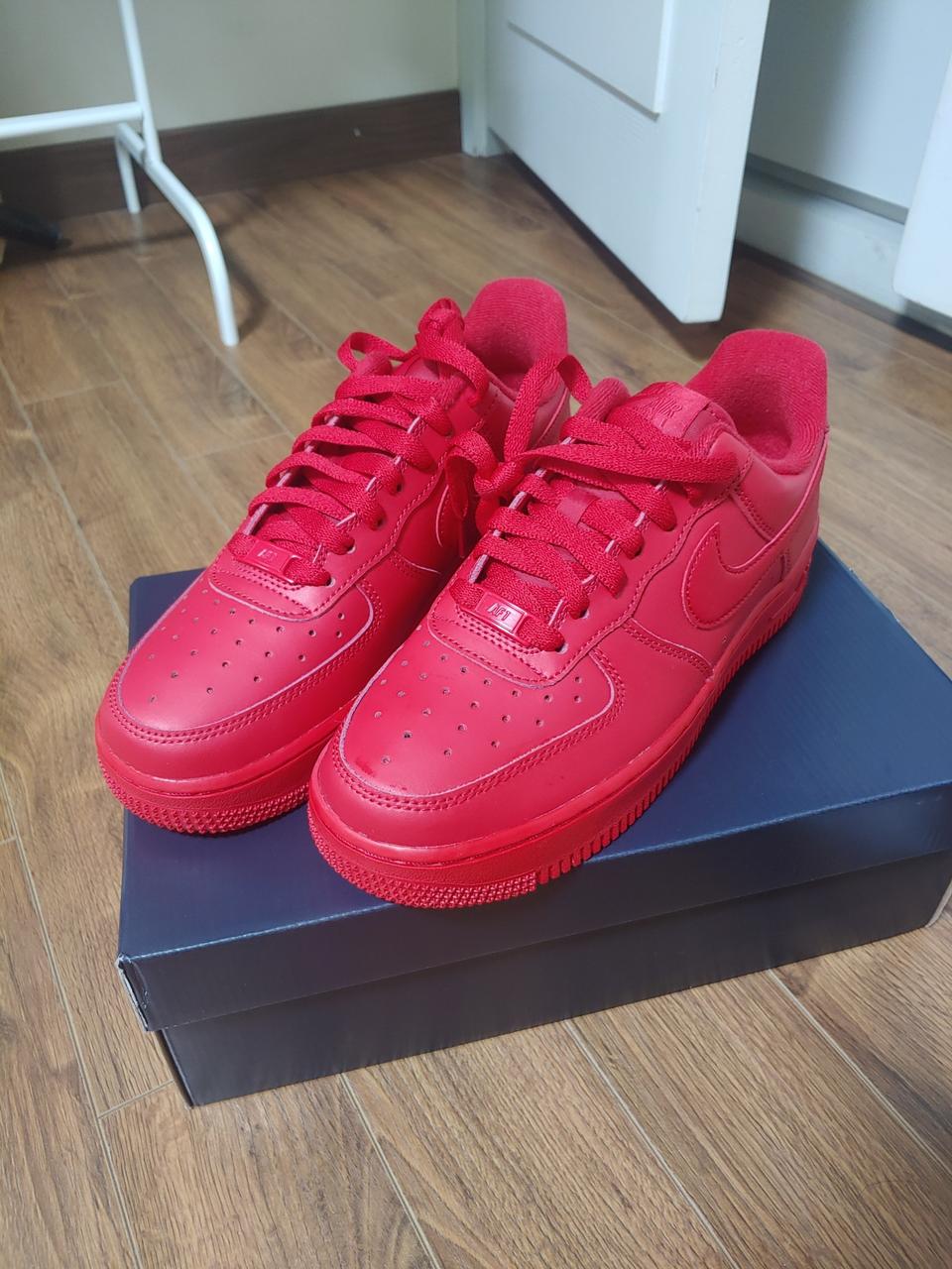 나이키 에어포스 1 07 트리플 레드