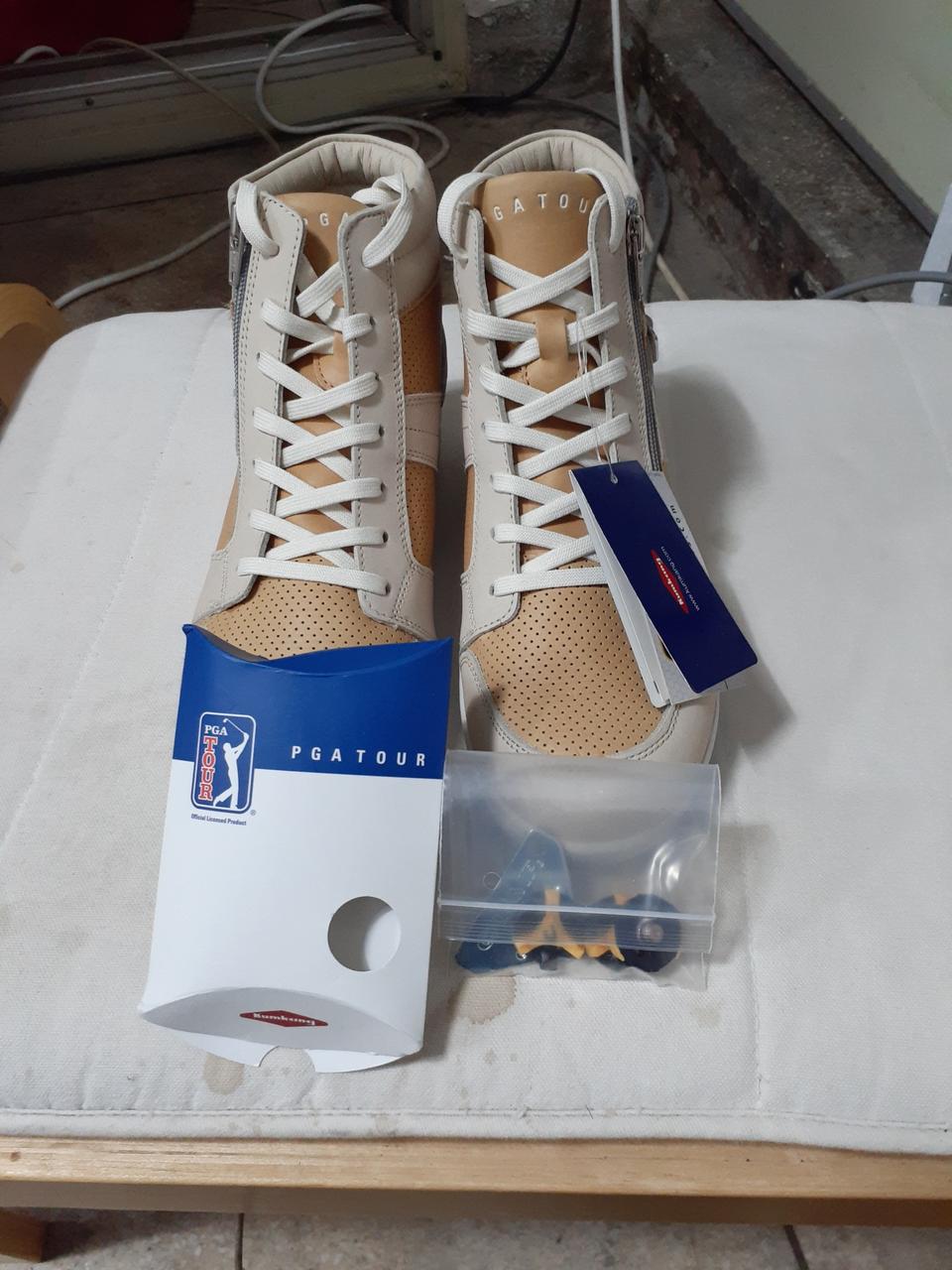 PGA 투어 골프화 240mm 새상품