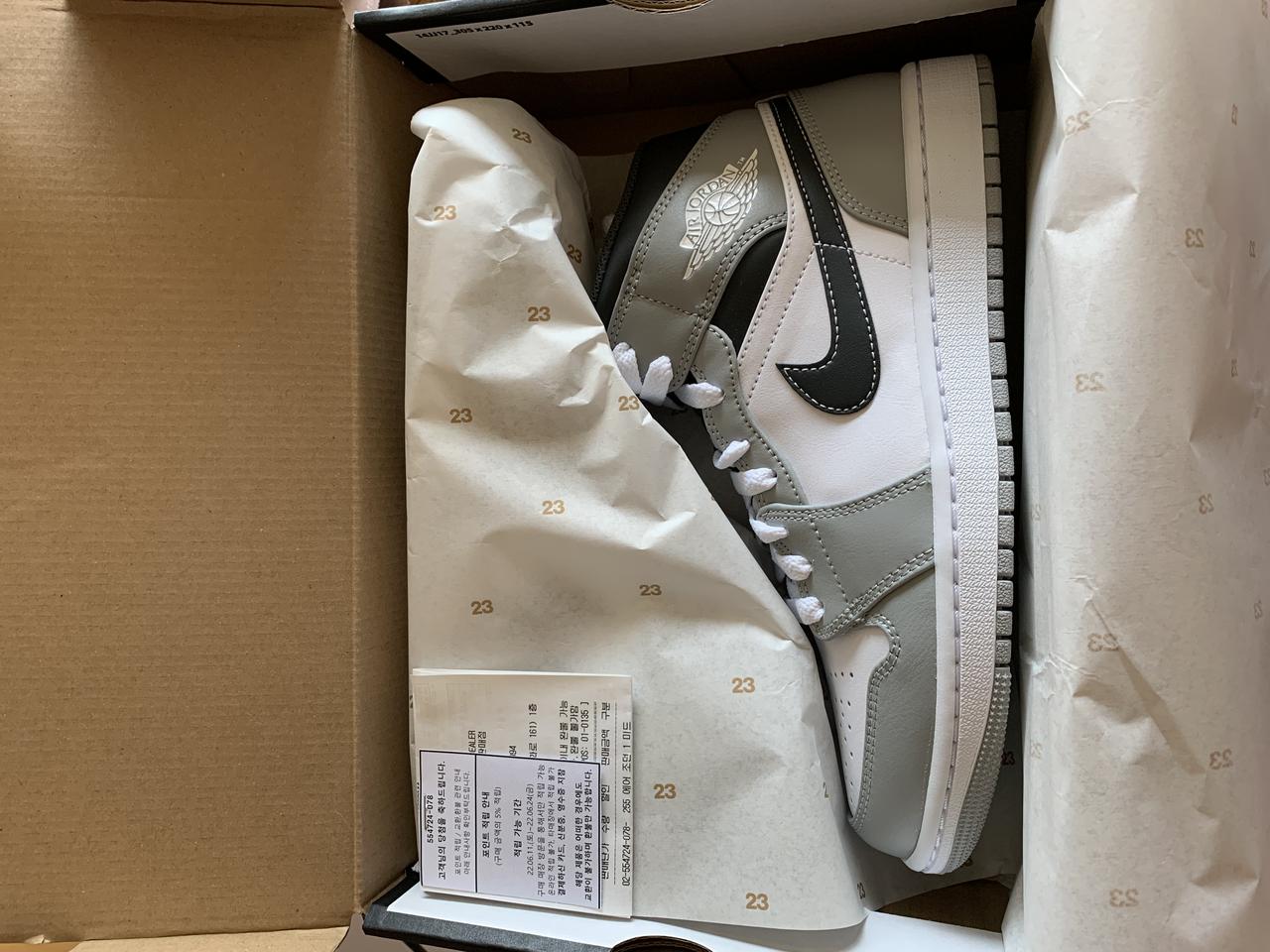 [255] 조던1 미드 라이트 스모크 그레이 앤트러사이트 판매합니다