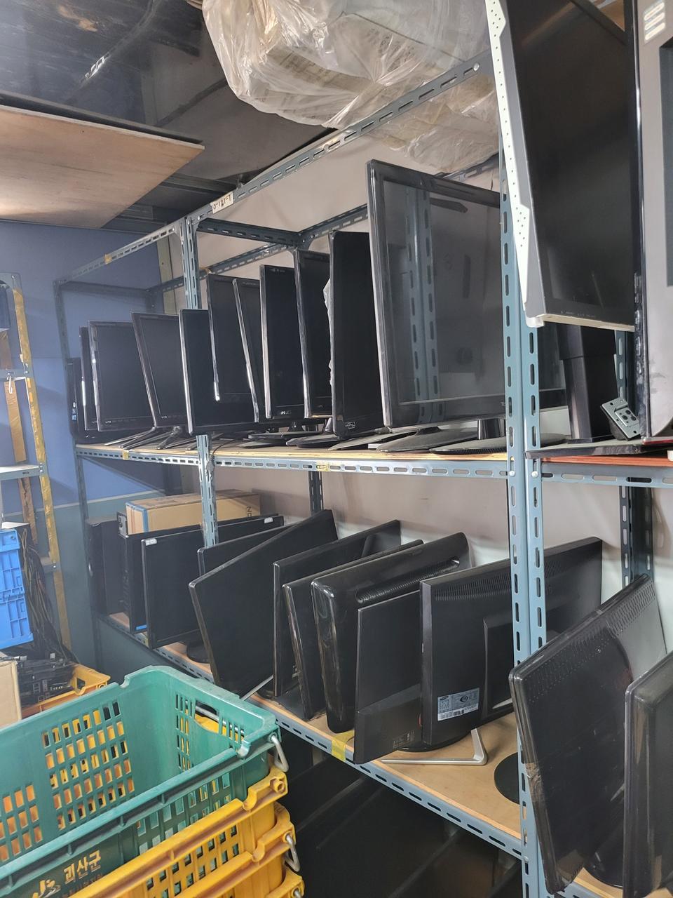 22인치 티비 모니터