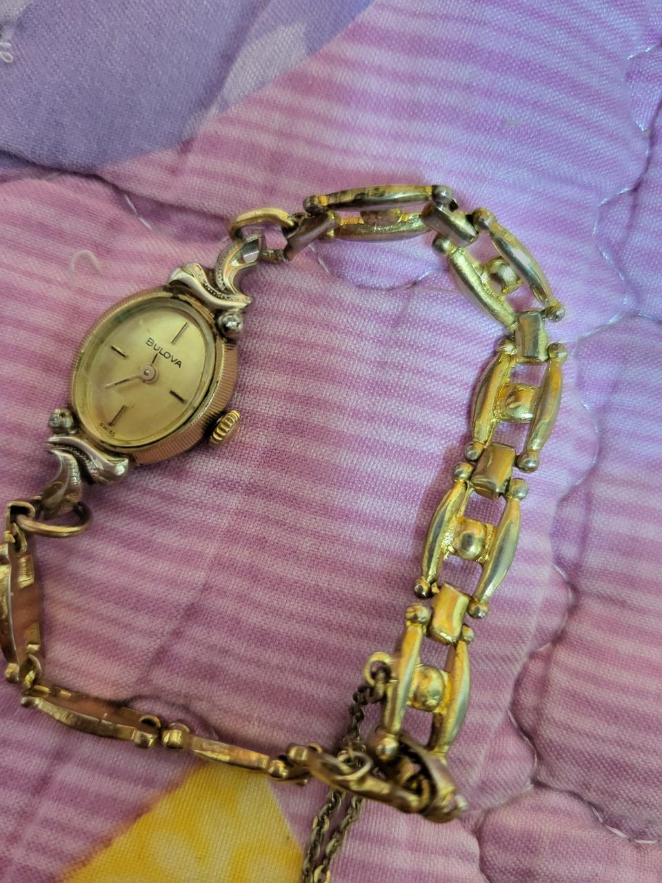 부로바.여성용시계