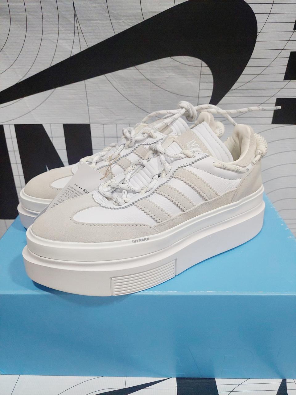 아디다스 여성 단화 운동화 / 정가 169,000원