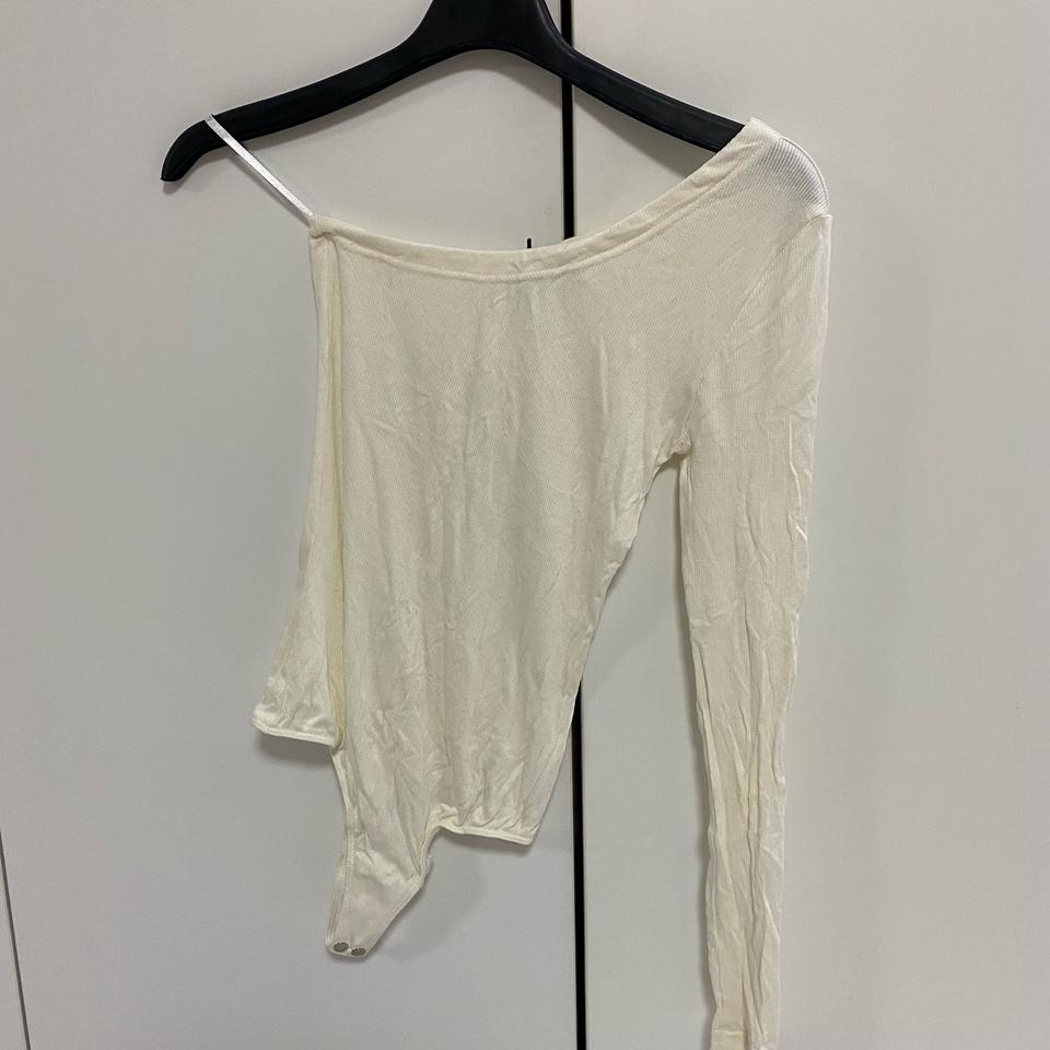 [새상품] 언발 수트키