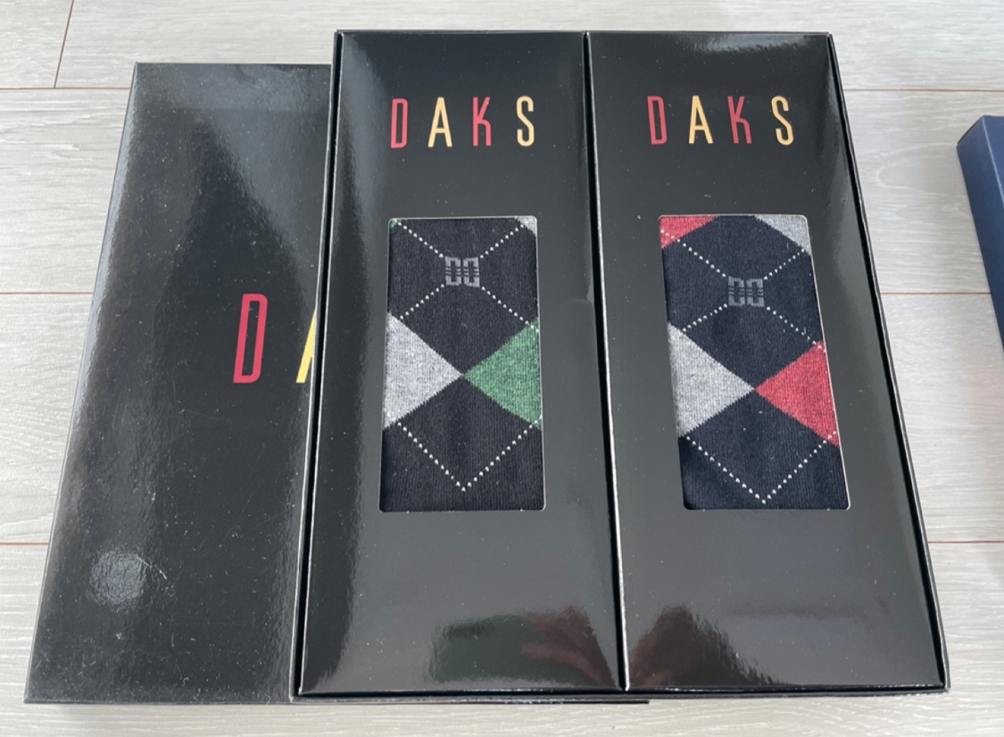 양말 및 장갑 내놔요~