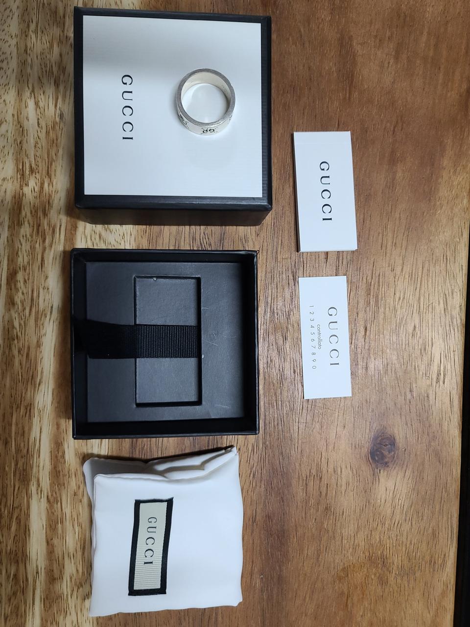 구찌 고스트 링