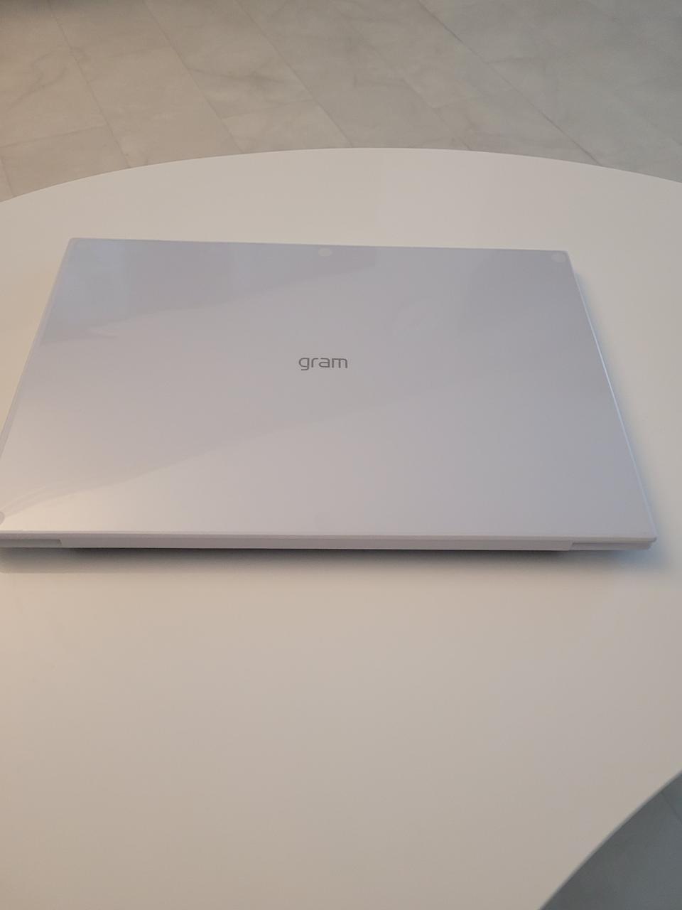 LG 그램 거의 새거 16Z90P-GA70K