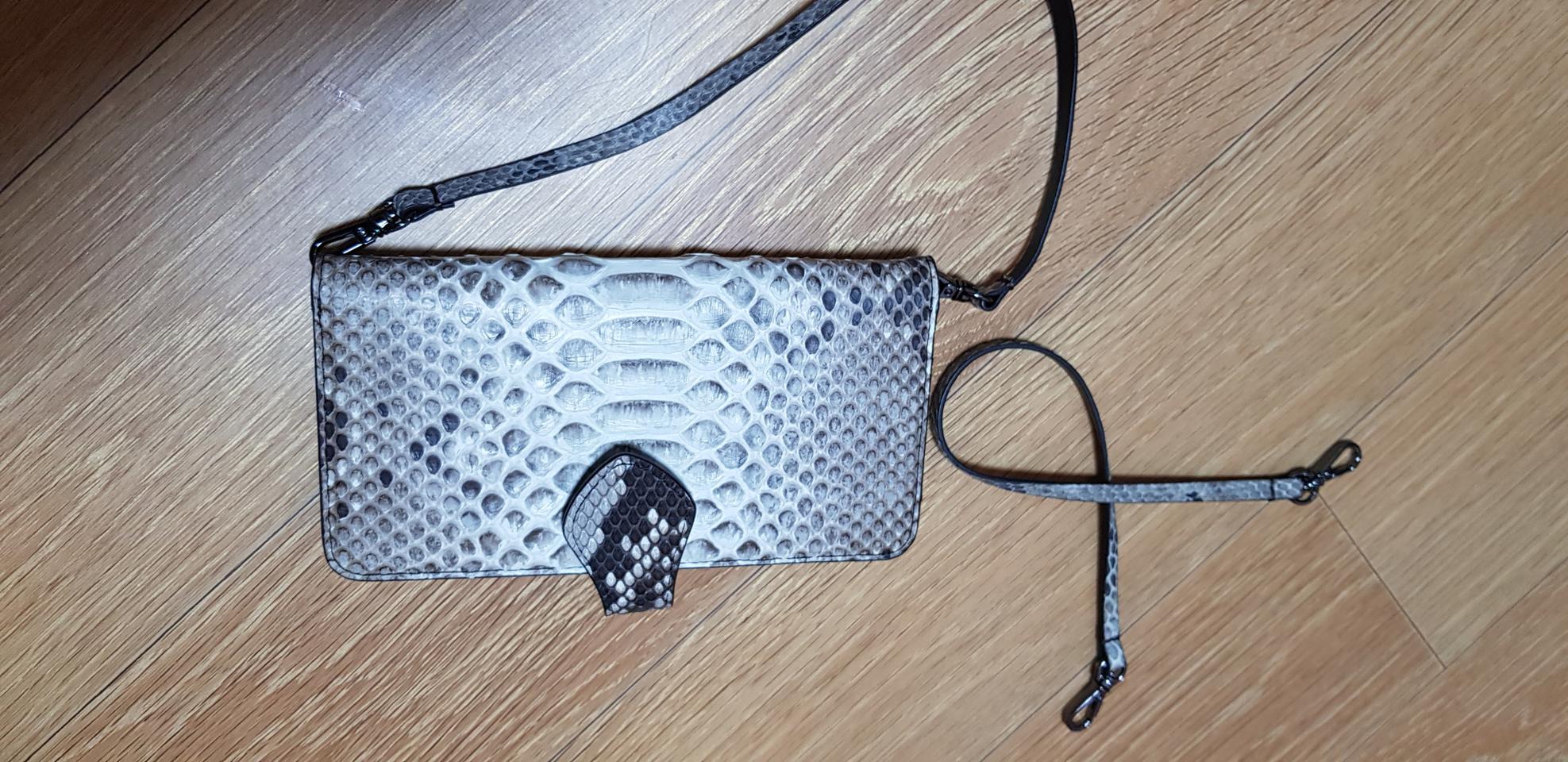 대박) 뱀피 모든사이즈 착용가능한 핸드폰 지갑 케이스