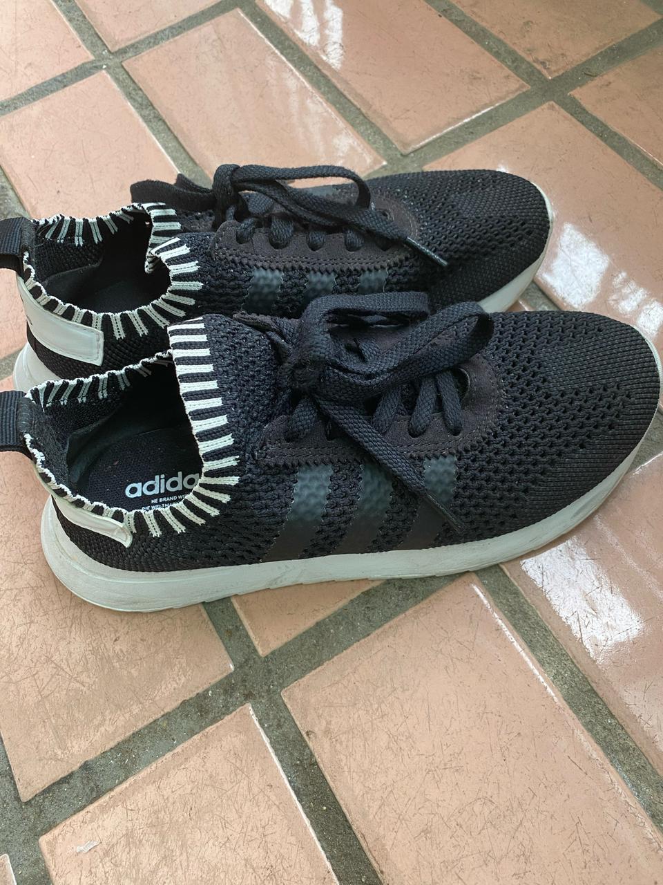아디다스 운동화