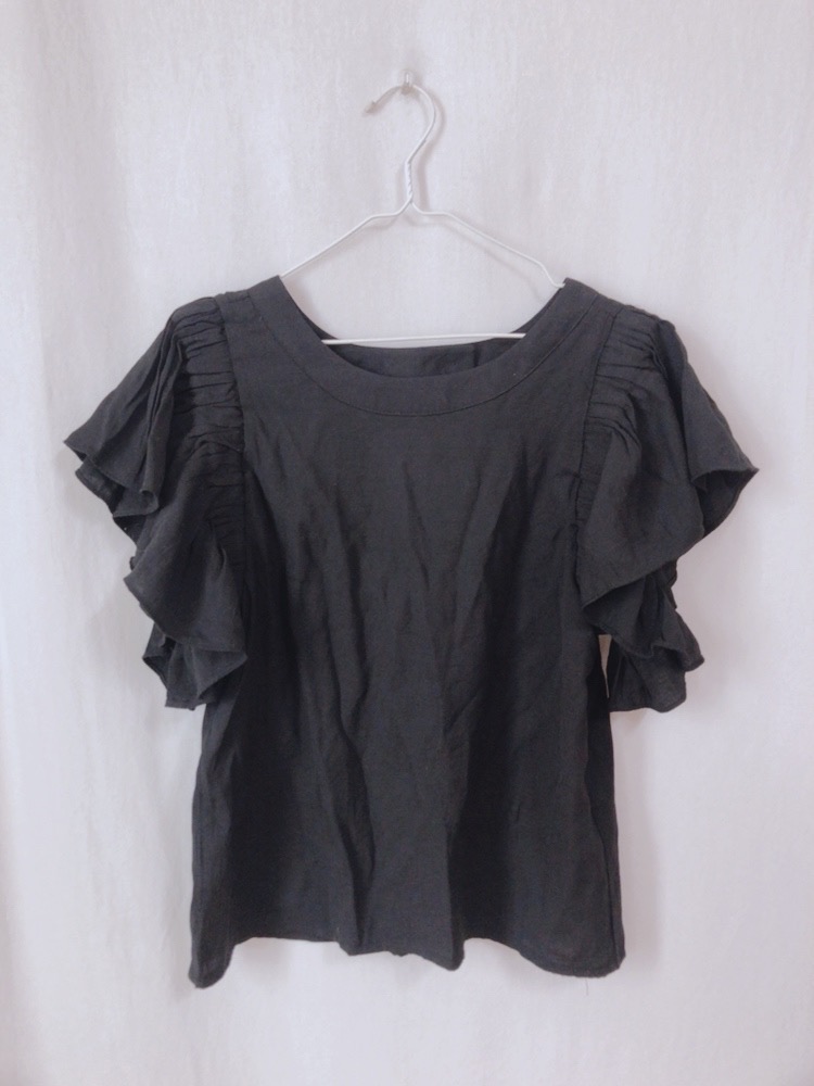 날개 셔링 블라우스 티