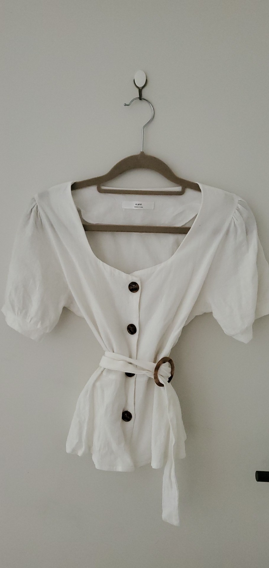 어깨셔링 블라우스