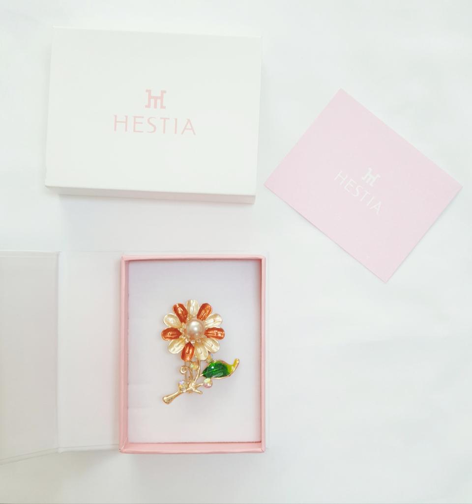 새상품 HESTIA 플라워 브로치 (51,000원)