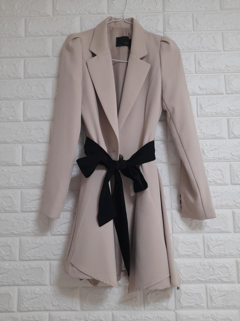 어깨패드 베이지 롱자켓 44사이즈