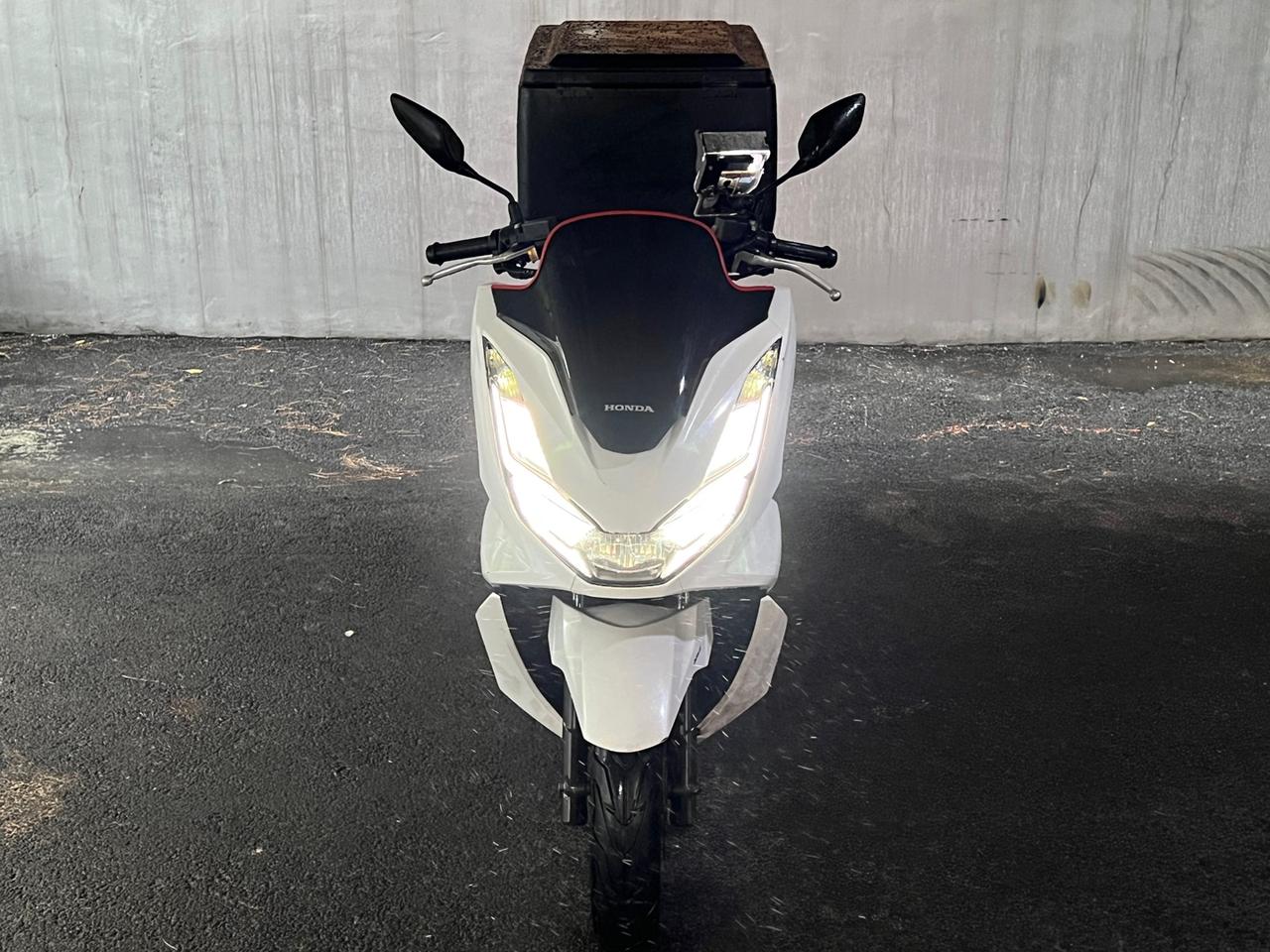 PCX 21년식 ABS모델 3만키로 전국 최저가 급매합니다.